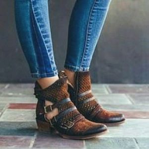 CORRAL Indie Spirit Coahoma Laser Cut Bootie 7